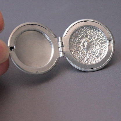 Collier pendentif porte photo rond dessiné