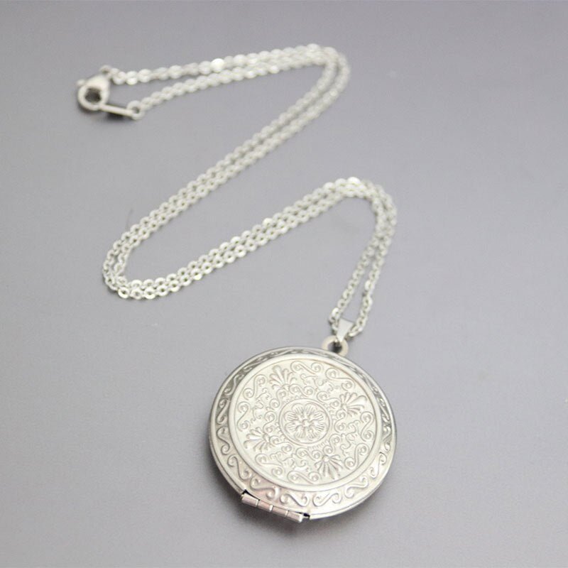 Collier pendentif porte photo rond vintage plaqué argent