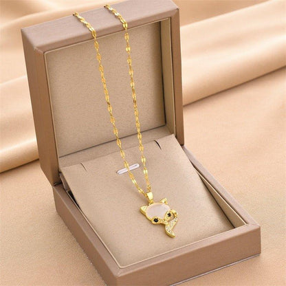 Collier pendentif renard pierre opale plaqué or