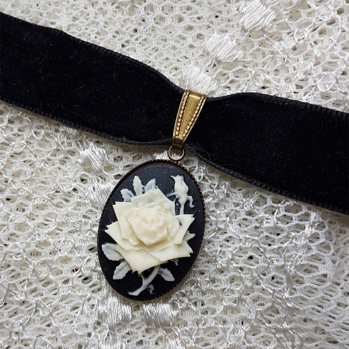 Collier pendentif rose en velours ras du cou - MonPendentif