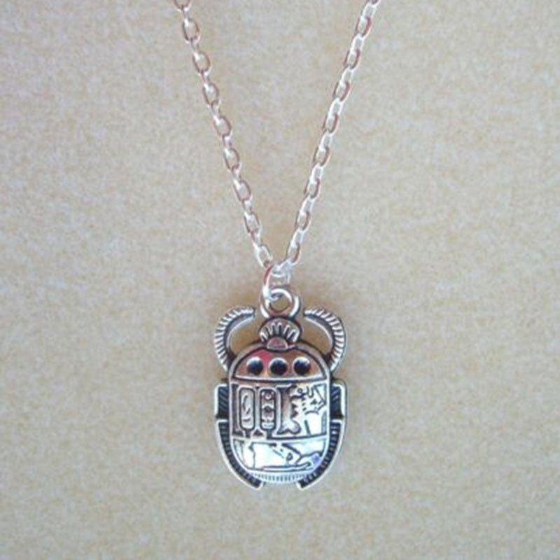 Collier pendentif scarabée égyptien plaqué argent