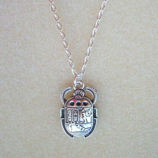 Collier pendentif scarabée égyptien plaqué argent
