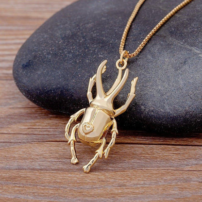 Collier pendentif scarabée long pates - MonPendentif