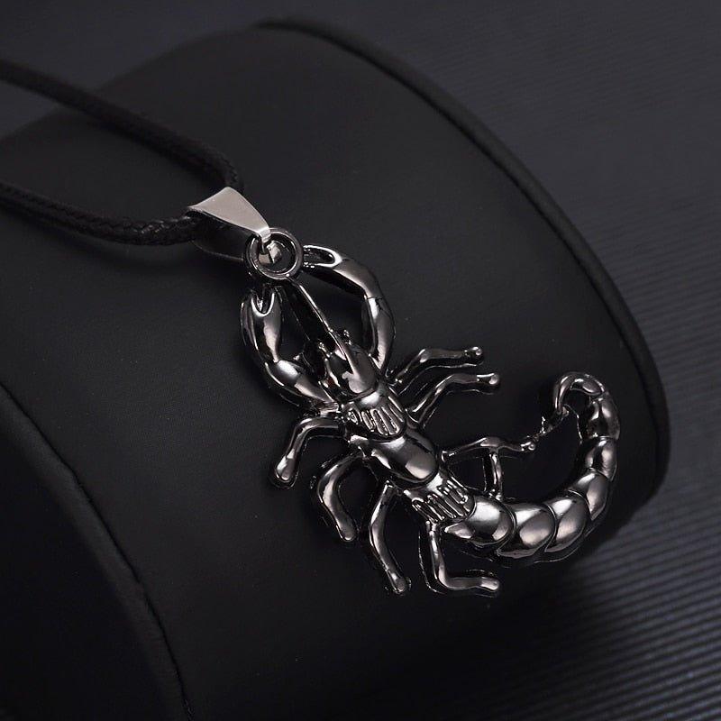 Collier pendentif scorpion relief - MonPendentif