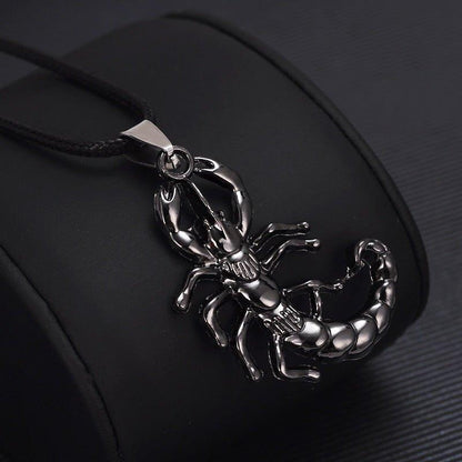 Collier pendentif scorpion relief - MonPendentif