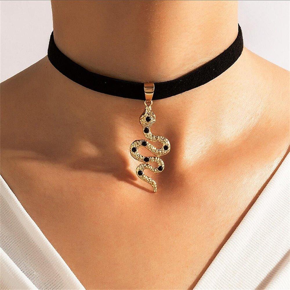 Collier pendentif serpent ras de cou velours