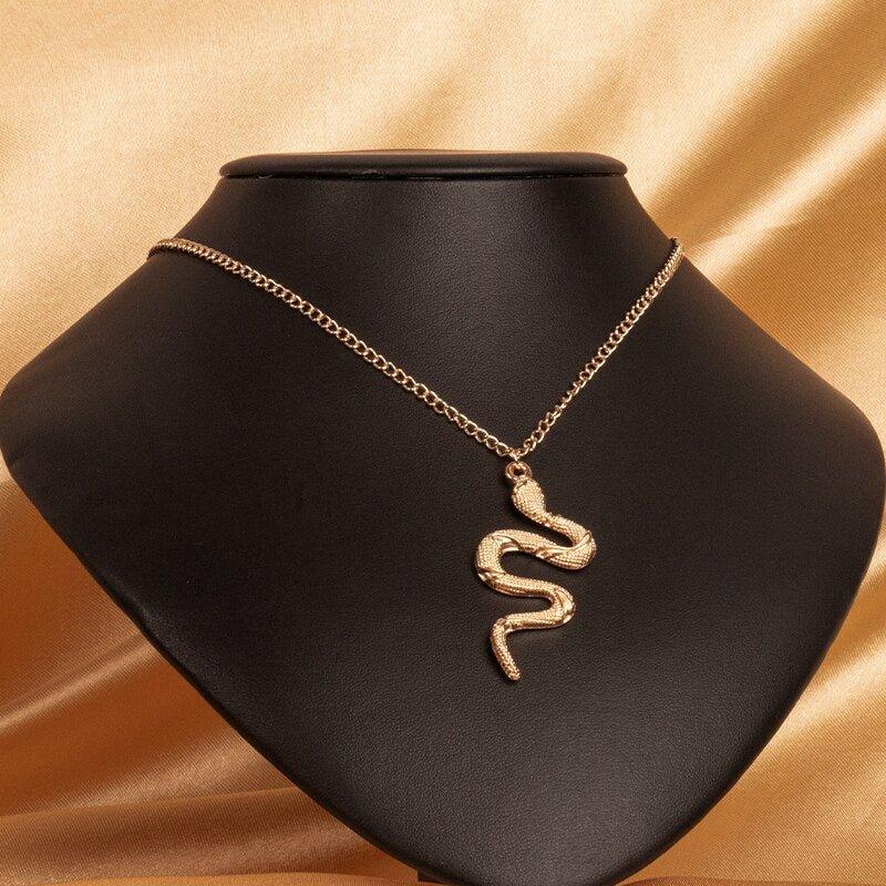 Collier pendentif serpent relief chaîne maillon