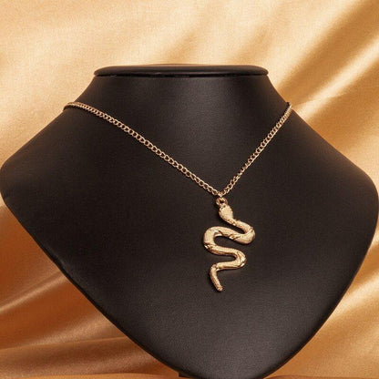 Collier pendentif serpent relief chaîne maillon