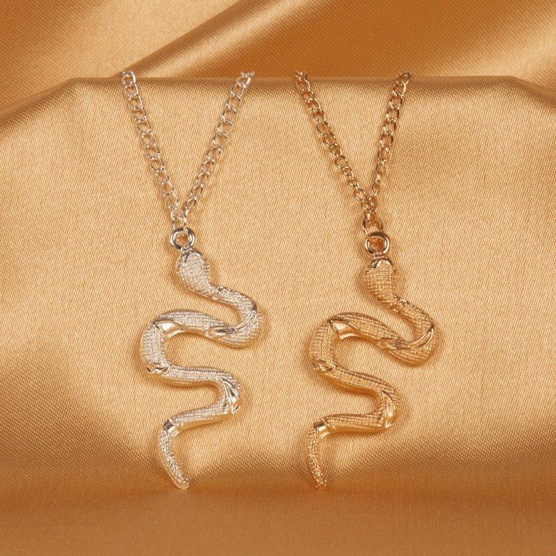 Collier pendentif serpent relief chaîne maillon