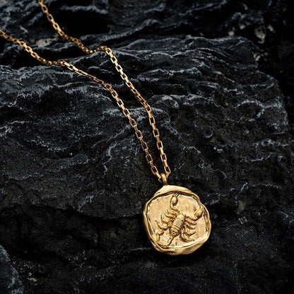 Collier pendentif signe astrologique médaille ronde irrégulière plaqué or
