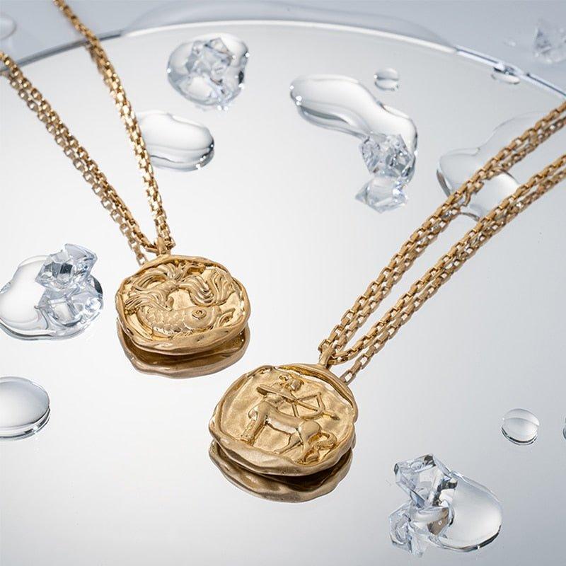 Collier pendentif signe astrologique médaille ronde irrégulière plaqué or
