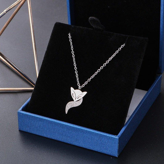 Collier pendentif tête de renard et sa queue plaqué or rose / argent - MonPendentif