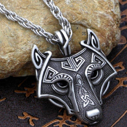 Collier pendentif tête loup médiévale plaqué argent