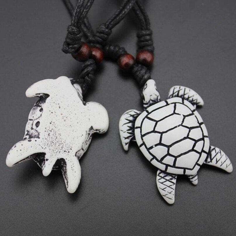 Collier pendentif tortue matière os hawaïen