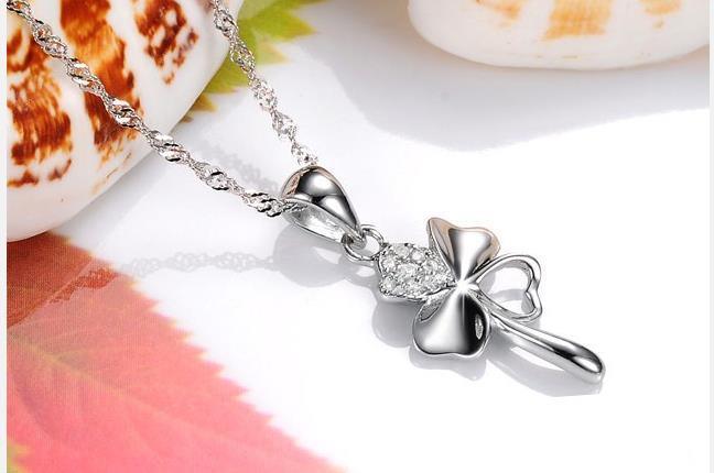 Collier pendentif trèfle à quatre feuilles à strass en argent sterling 925