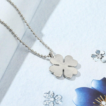 Collier pendentif trèfle à quatre feuilles en coeurs verts