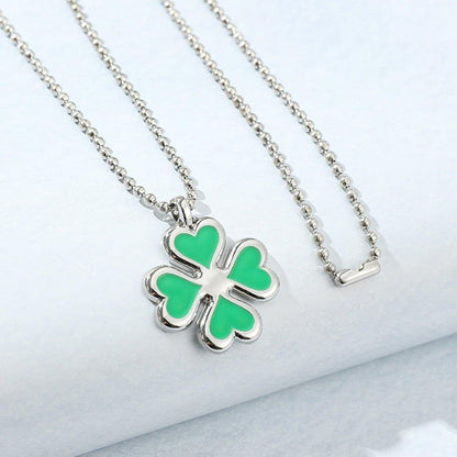 Collier pendentif trèfle à quatre feuilles en coeurs verts