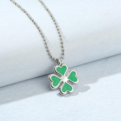 Collier pendentif trèfle à quatre feuilles en coeurs verts
