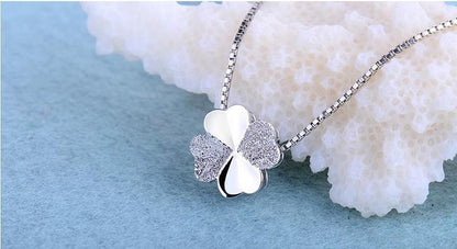 Collier pendentif trèfle à quatre feuilles strass et lisse en argent 925