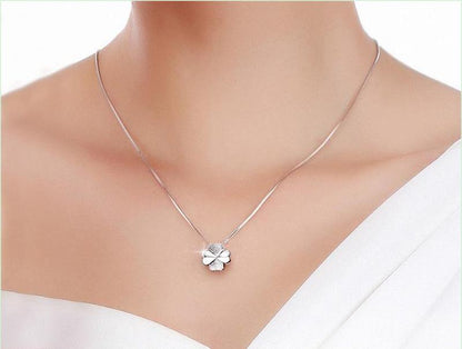 Collier pendentif trèfle à quatre feuilles strass et lisse en argent 925