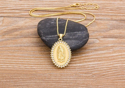 Collier pendentif vierge Marie plaqué or