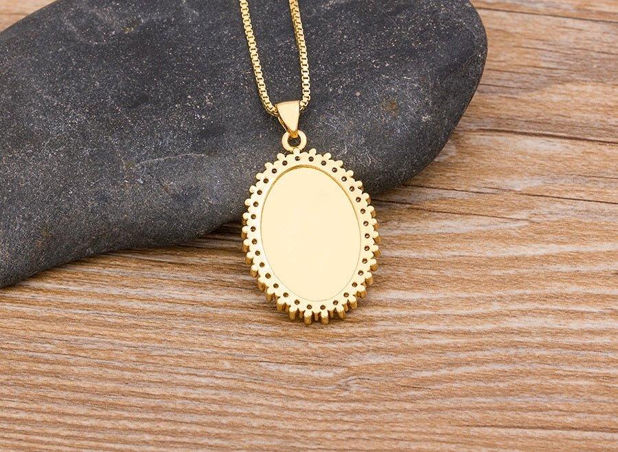 Collier pendentif vierge Marie plaqué or