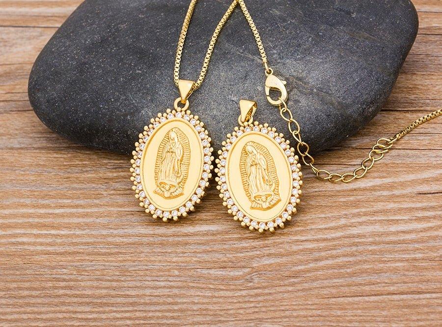 Collier pendentif vierge Marie plaqué or