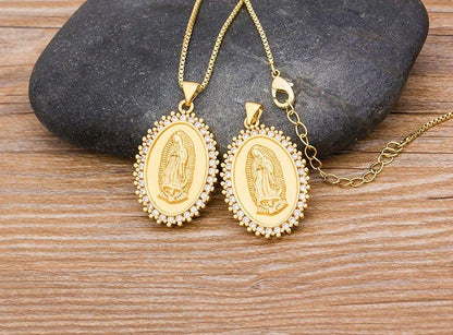 Collier pendentif vierge Marie plaqué or