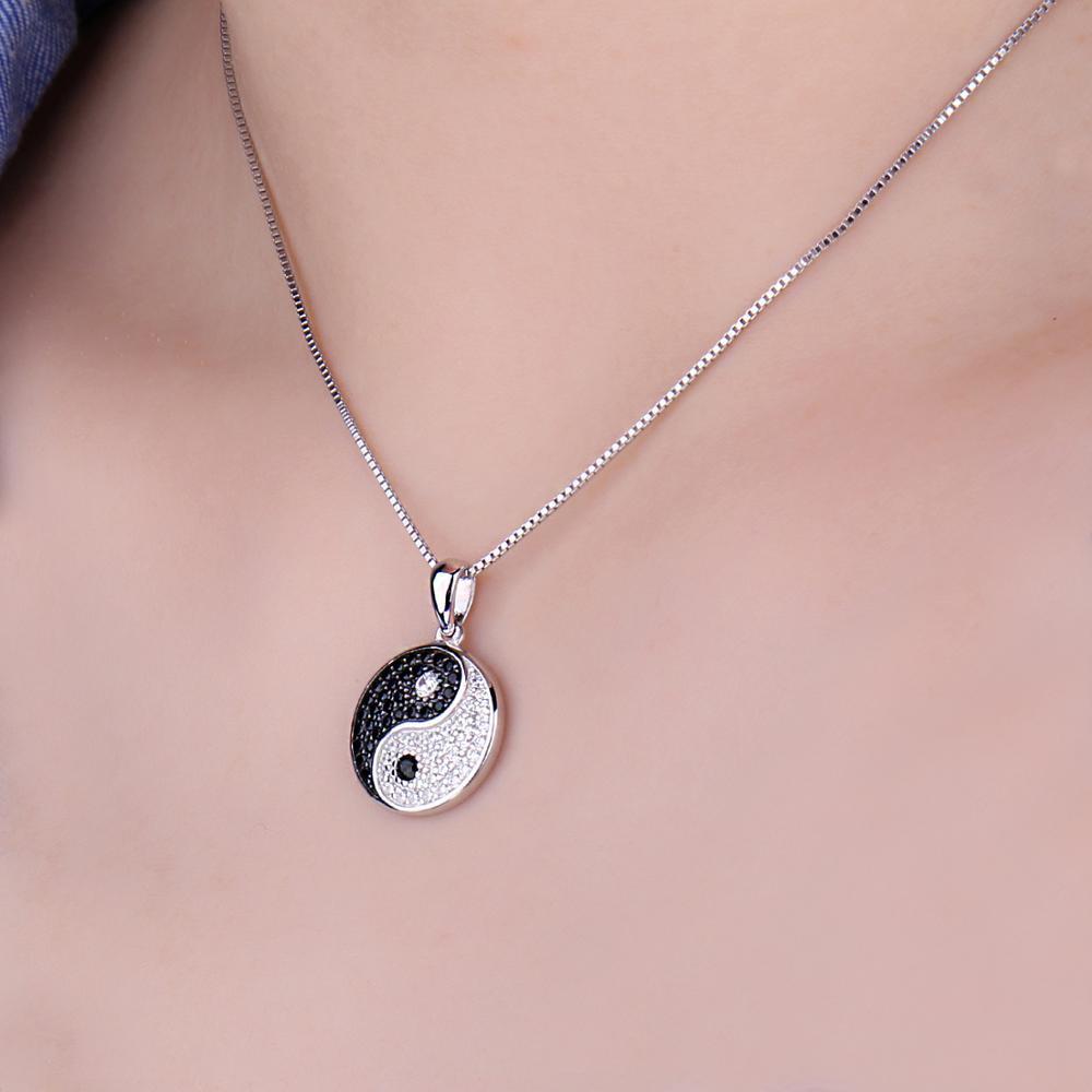 Collier pendentif yin yang noir et blanc argent 925 pierres précieuses