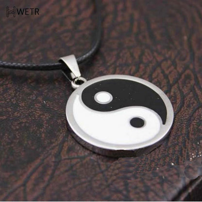 Collier pendentif yin yang noir et blanc collier corde