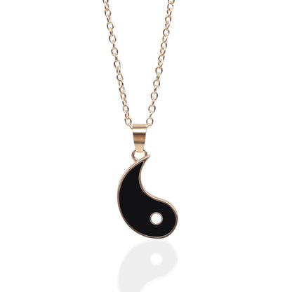 Collier pendentif yin yang noir et blanc double