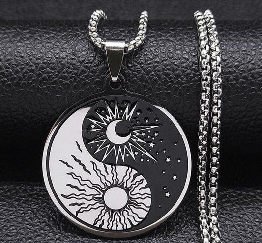 Collier pendentif yin yang soleil et lune