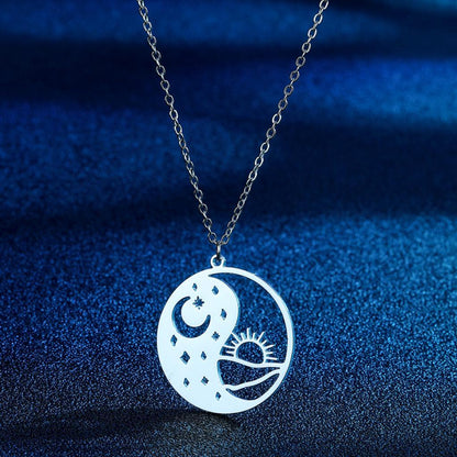 Collier pendentif yin yang soleil et lune plaqué or / argent