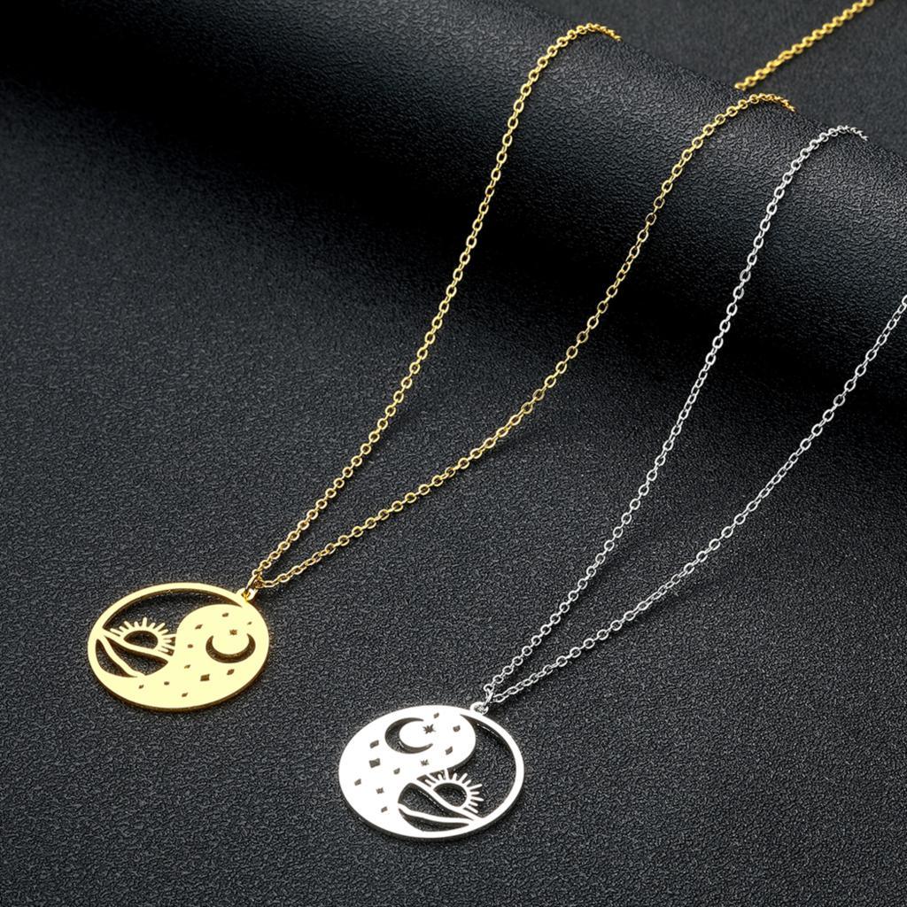 Collier pendentif yin yang soleil et lune plaqué or / argent