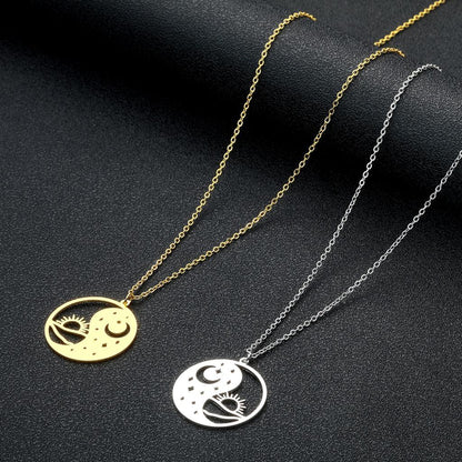 Collier pendentif yin yang soleil et lune plaqué or / argent