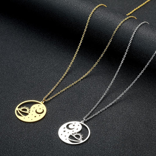 Collier pendentif yin yang soleil et lune plaqué or / argent