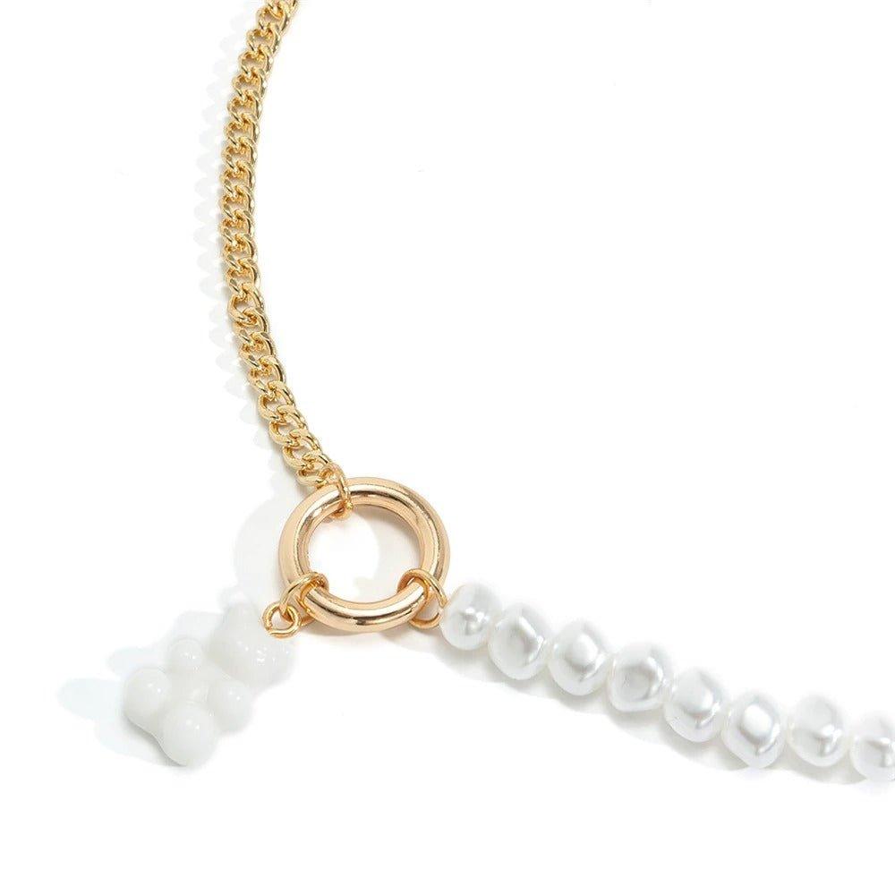 Collier perlé et pendentif ourson blanc