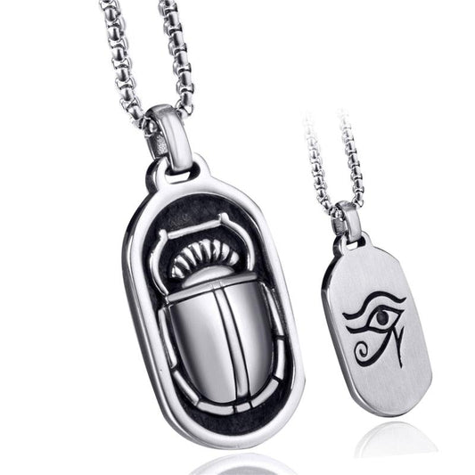 Collier plaque avec un scarabée et oeil oudjat gravé en plaqué argent - MonPendentif