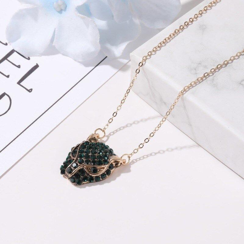 Collier tête de panthère en cristaux colorés