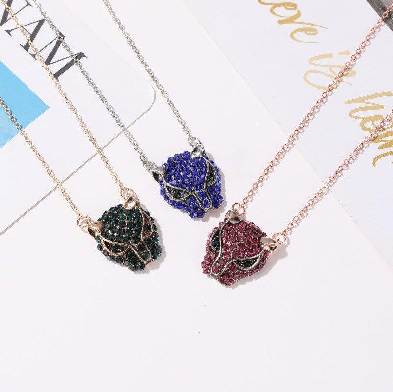Collier tête de panthère en cristaux colorés