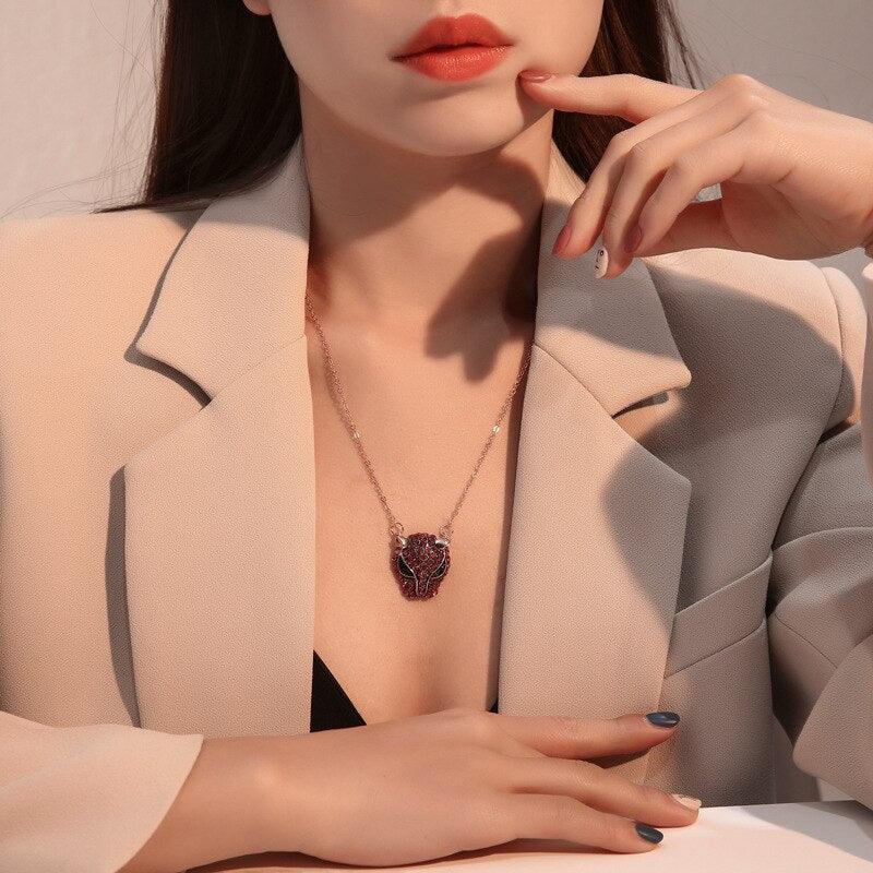 Collier tête de panthère en cristaux colorés