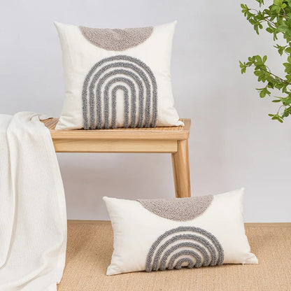 Coussin boheme blanc avec cercles brodés