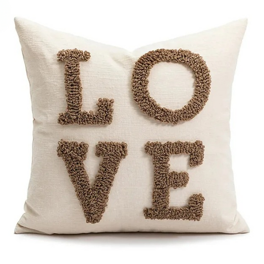 Coussin brodé amour et carré avec inscription love