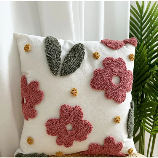 Coussin brodé fleurs carré et décoratif
