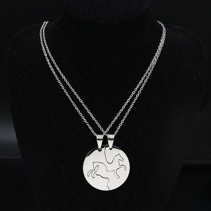 Double collier pendentif cheval médaillon plaqué argent