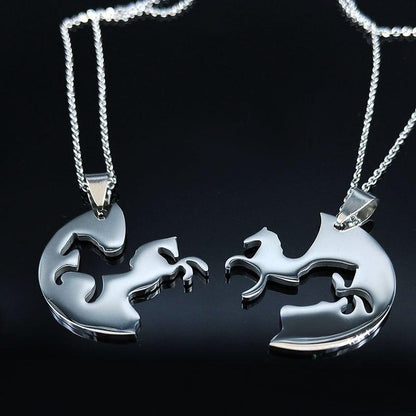Double collier pendentif cheval médaillon plaqué argent