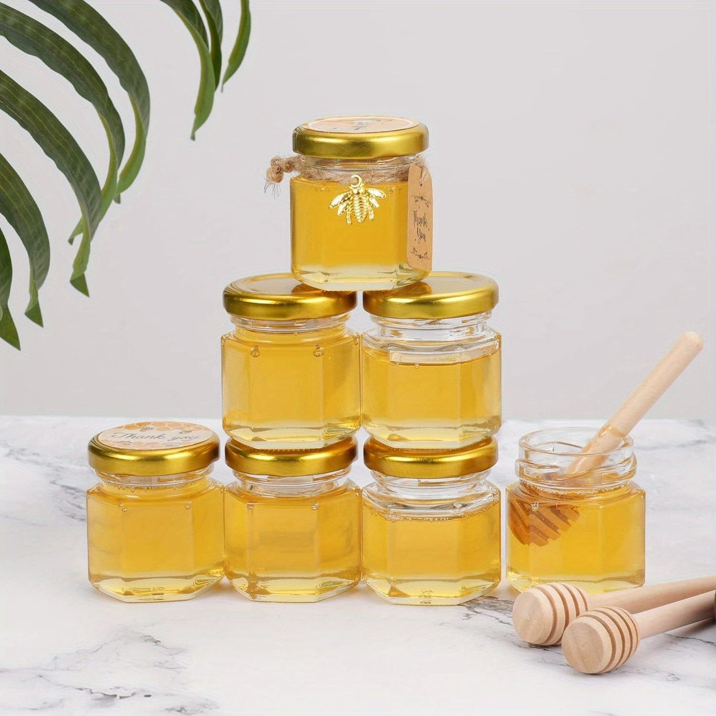 Ensemble de 60 pots en verre hexagonaux 1.5oz avec couvercles dorés - Baby Shower, Mariage, Favors & Gifts