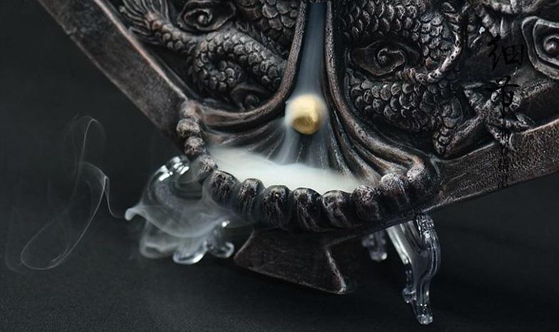 Cascade d'encens dragon