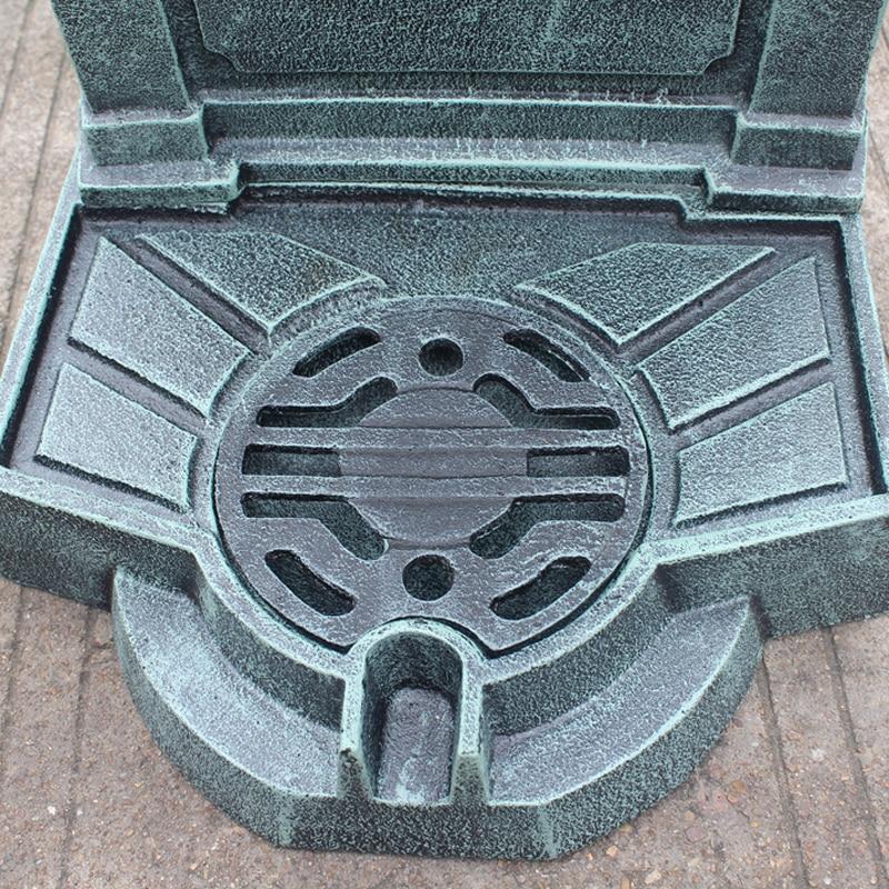 Fontaine murale sur pied