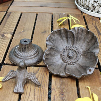 Fontaine pour oiseaux en fonte